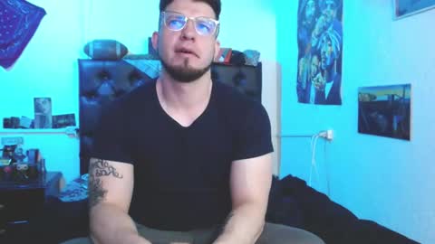 Snapshot of brad_hot_boy chatting on December 2025 03:30:02 PM brad hot boy online show from December 2025 03:30:02 PM