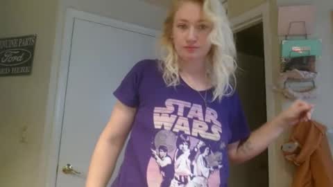 Snapshot of braindeadbetty chatting on June 2026 01:09:02 PM i am a naughty jedi knight online show from June 2026 01:09:02 PM