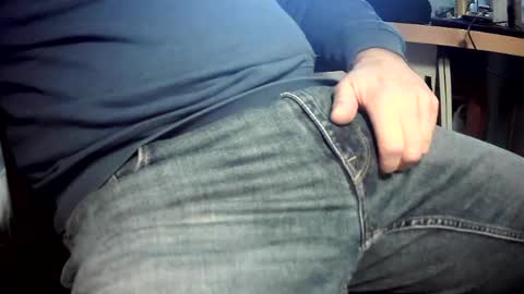 Snapshot of bram27370 chatting on December 2024 09:33:02 AM bram27370 online show from December 2024 09:33:02 AM