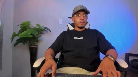 Brand  online show from December 2025 08:14:01 PM