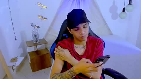 Snapshot of brand_hades chatting on November 2025 02:39:02 PM B R A N D online show from November 2025 02:39:02 PM