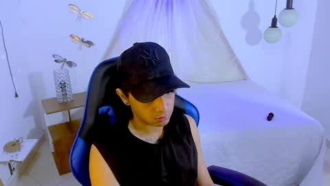 Snapshot of brand_hades chatting on November 2025 02:49:02 PM B R A N D online show from November 2025 02:49:02 PM