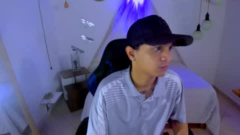 Snapshot of brand_hades chatting on November 2025 11:33:02 AM B R A N D online show from November 2025 11:33:02 AM