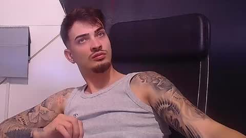 Snapshot of brandontatex chatting on June 2026 07:33:02 AM BrandonTateX online show from June 2026 07:33:02 AM