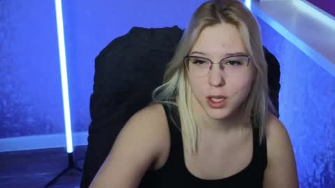 Snapshot of brandy__stars chatting on January 2025 07:32:02 AM Belle online show from January 2025 07:32:02 AM