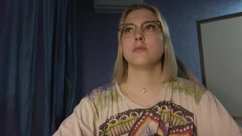 Snapshot of brandy__stars chatting on November 2025 02:46:01 PM Belle online show from November 2025 02:46:01 PM