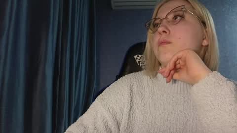 Snapshot of brandy__stars chatting on March 2026 05:36:01 PM Belle online show from March 2026 05:36:01 PM