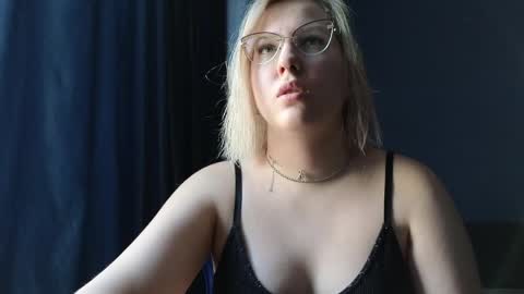 Snapshot of brandy__stars chatting on April 2026 10:02:02 AM Belle online show from April 2026 10:02:02 AM