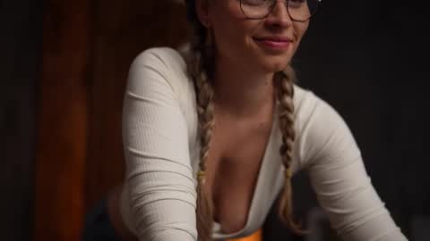 Snapshot of brandywhite chatting on September 2025 06:46:01 AM Alex online show from September 2025 06:46:01 AM