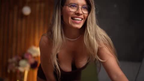 Snapshot of brandywhite chatting on October 2025 04:10:02 AM Alex online show from October 2025 04:10:02 AM