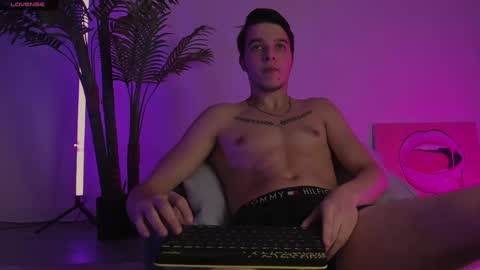 Johny Bravo online show from December 2024 08:36:02 PM