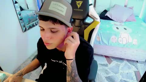 Snapshot of brayan_lopezz chatting on January 2025 06:41:02 PM BRAYAN online show from January 2025 06:41:02 PM