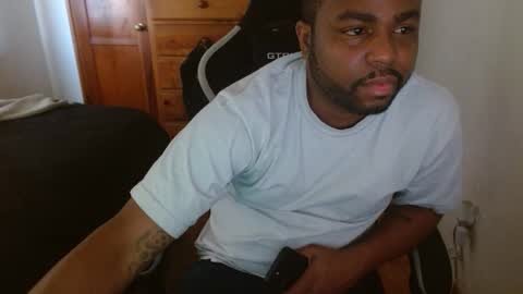 Breadw1nnah online show from November 2025 11:06:01 PM