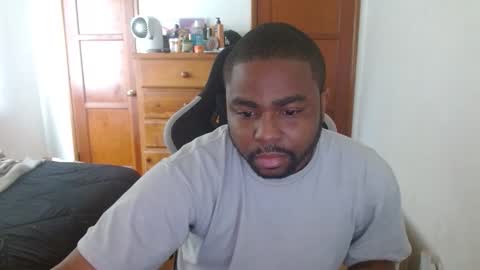 Breadw1nnah online show from November 2025 08:24:02 PM