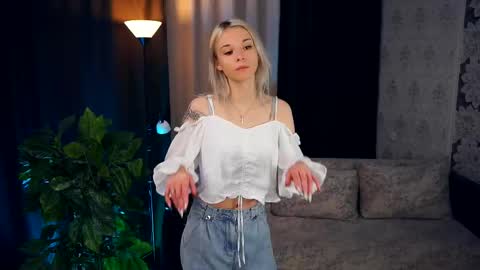 Snapshot of breckbunyard chatting on February 2025 11:05:01 PM Mia Bunyard online show from February 2025 11:05:01 PM