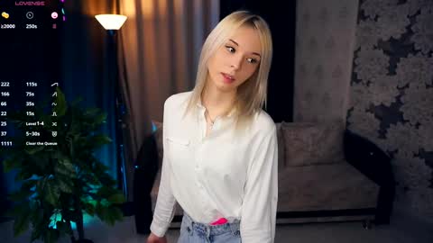 Snapshot of breckbunyard chatting on February 2025 04:11:02 PM Mia Bunyard online show from February 2025 04:11:02 PM