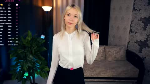 Snapshot of breckbunyard chatting on February 2025 04:14:02 PM Mia Bunyard online show from February 2025 04:14:02 PM