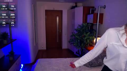 Snapshot of breckbunyard chatting on February 2025 04:26:01 PM Mia Bunyard online show from February 2025 04:26:01 PM