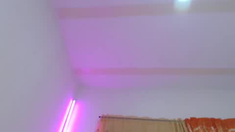 Snapshot of brenda_lott chatting on October 2025 04:32:01 AM Brenda online show from October 2025 04:32:01 AM