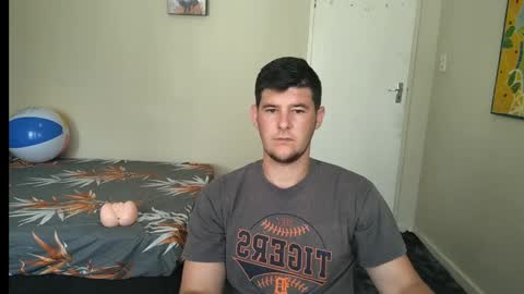 Snapshot of brendansexyboy098754 chatting on January 2025 06:52:01 AM ask me lol online show from January 2025 06:52:01 AM