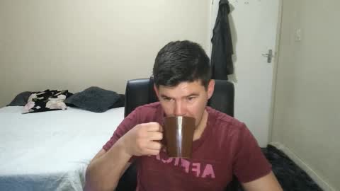 Snapshot of brendansexyboy098754 chatting on September 2025 03:22:01 AM ask me lol online show from September 2025 03:22:01 AM