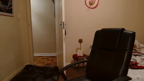 Snapshot of brendansexyboy098754 chatting on March 2026 04:02:02 AM ask me lol online show from March 2026 04:02:02 AM