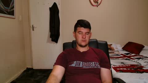 Snapshot of brendansexyboy098754 chatting on April 2026 05:07:02 AM ask me lol online show from April 2026 05:07:02 AM