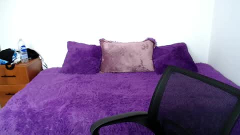 brendasantos_77 online show from October 2025 01:58:01 PM