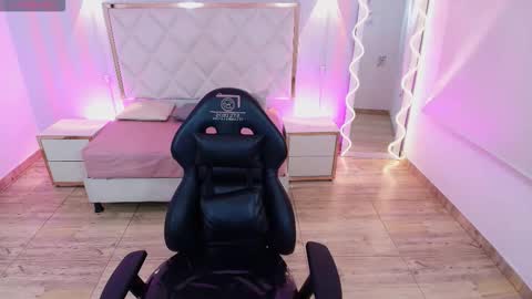 Snapshot of brendda_tay chatting on November 2025 02:58:01 AM BRENDDA online show from November 2025 02:58:01 AM