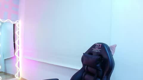 Snapshot of brendda_tay chatting on December 2025 03:37:02 AM BRENDDA online show from December 2025 03:37:02 AM