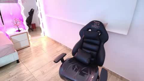 Snapshot of brendda_tay chatting on December 2025 02:51:02 AM BRENDDA online show from December 2025 02:51:02 AM