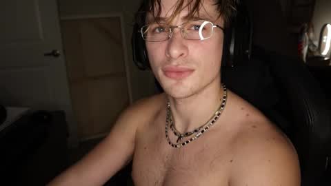 Snapshot of brentonverde chatting on January 2025 01:37:02 AM brentonverde online show from January 2025 01:37:02 AM