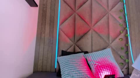 Snapshot of briaconner_ chatting on November 2025 02:32:01 AM B R I A online show from November 2025 02:32:01 AM