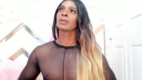 Snapshot of briggittebony chatting on January 2025 05:18:01 PM BIRGGITTEBONY online show from January 2025 05:18:01 PM