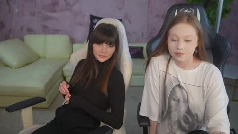 Diamonds Girls online show from November 2025 04:09:01 PM