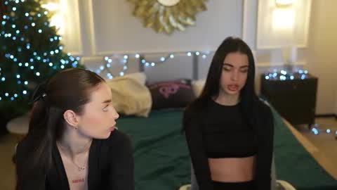 Diamonds Girls online show from December 2025 12:00:01 PM