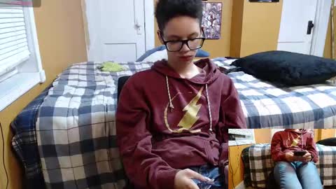 Snapshot of bright_pink_strawberry chatting on December 2024 12:19:02 AM Strawberry online show from December 2024 12:19:02 AM