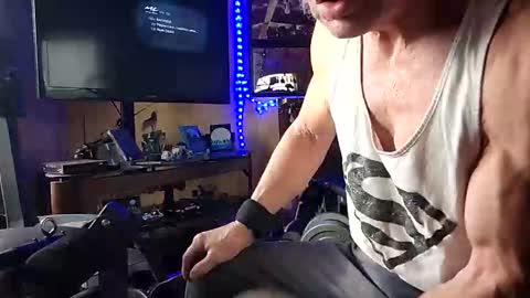 brigstuf20 online show from April 2026 10:47:02 PM