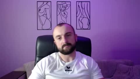 brindlefly69 online show from November 2025 11:43:02 AM