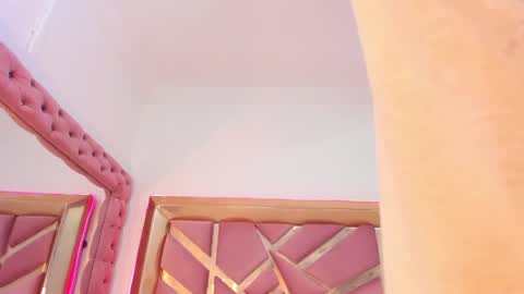 Snapshot of britanymooree chatting on April 2026 07:18:01 PM Britany online show from April 2026 07:18:01 PM