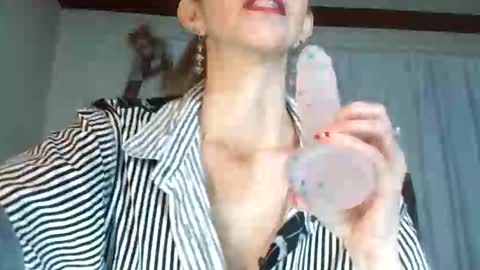 Snapshot of brithany_hunt chatting on April 2026 06:16:02 PM brithany hunt online show from April 2026 06:16:02 PM