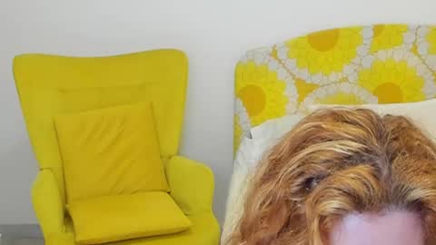Snapshot of britishmilfpenelope chatting on May 2026 02:29:01 AM Penelope online show from May 2026 02:29:01 AM