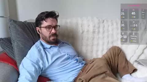 Snapshot of britishpoet chatting on April 2026 12:10:01 PM Callum online show from April 2026 12:10:01 PM