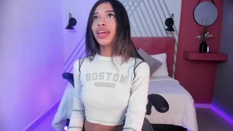 Snapshot of britney_collins_ chatting on May 2026 01:07:02 PM britney_collins_ online show from May 2026 01:07:02 PM