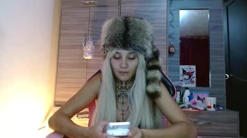 maru miaw   Please help me to reach 100 thumbs up online show from November 2025 10:08:02 PM