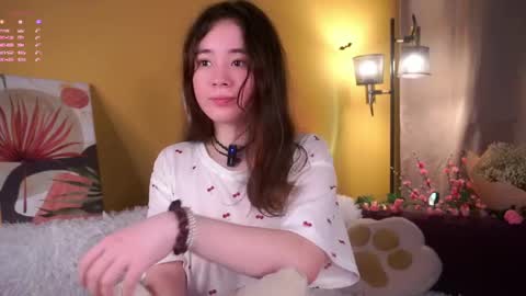 Snapshot of britthe chatting on May 2026 01:05:02 PM Lina online show from May 2026 01:05:02 PM