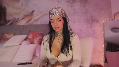 Snapshot of brivibexoxo chatting on October 2025 05:02:02 PM BriannaMoon online show from October 2025 05:02:02 PM