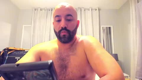 Snapshot of brokenmike31 chatting on May 2026 05:13:02 AM Brokenmike online show from May 2026 05:13:02 AM