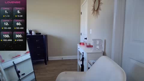 brookebee online show from December 2024 08:02:01 PM