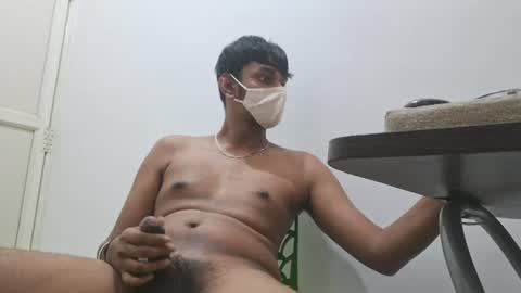 brownguy2505 online show from June 2026 05:58:02 PM